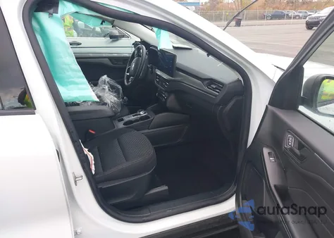 2024 Ford Escape Active z USA, uszkodzony, nr VIN 1FMCU9GN1RUB59943